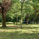 Campsite Familial - Terrasse, 2 Chambres, Jusqu'a 5 Pers. - Api-1-52-751