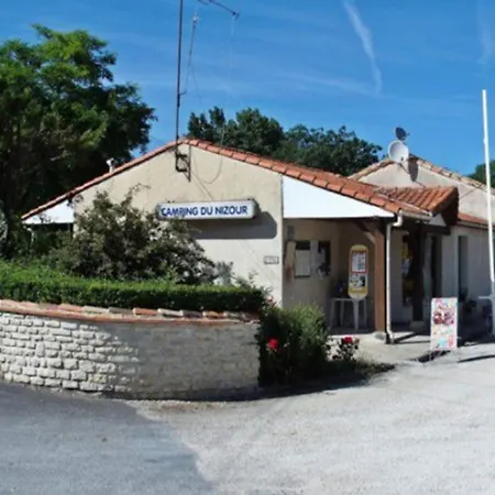 Familial - Terrasse, 2 Chambres, Jusqu'a 5 Pers. - Api-1-52-751 * Sireuil (Charente)