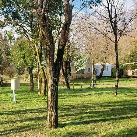 Familial - Terrasse, 2 Chambres, Jusqu'a 5 Pers. - Api-1-52-751 * Sireuil (Charente)