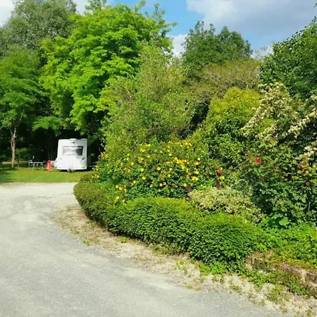 Camping Familial - Terrasse, 2 Chambres, Jusqu'a 5 Pers. - Api-1-52-751 *