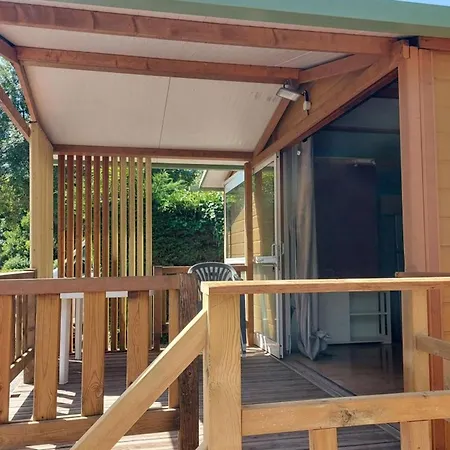 Camping Familial - Terrasse, 2 Chambres, Jusqu'a 5 Pers. - Api-1-52-751