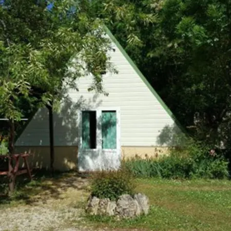 Familial - Terrasse, 2 Chambres, Jusqu'a 5 Pers. - Api-1-52-751 * Sireuil (Charente)